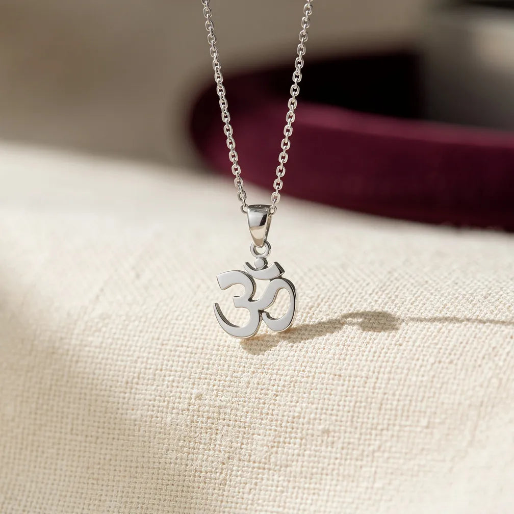 Om Pendant 92.5 silver — hero product shot | Salico