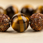 Tiger eye and sunstone texture close-up | Salico