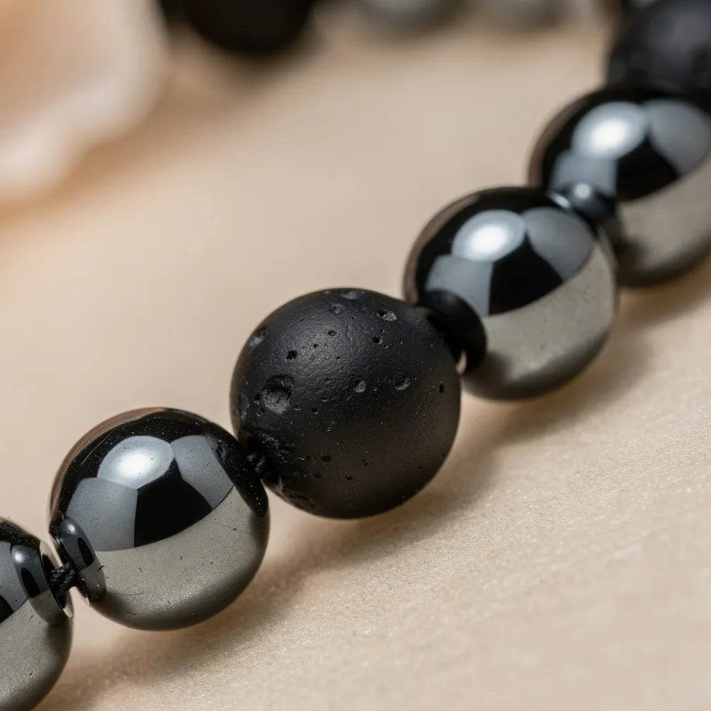 Onyx and hematite matte-gloss contrast close-up | Salico